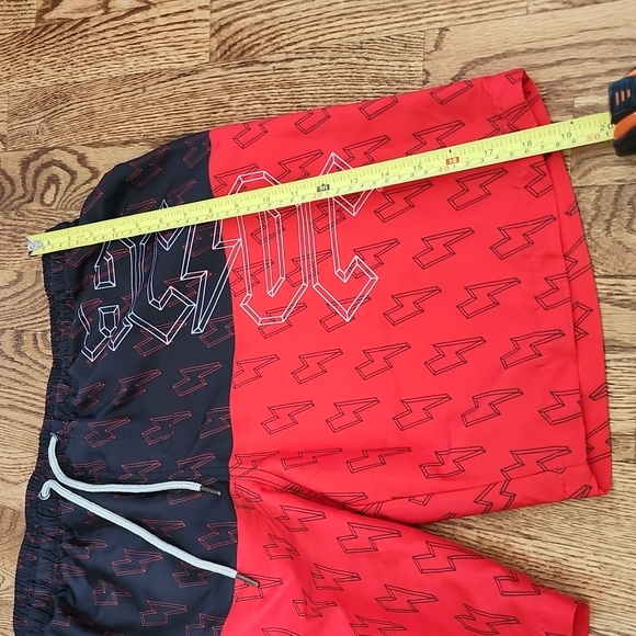 (L) AC⚡️DC Men's Shorts Summer Vacation Rock 80s Heavy Metal Retro - Picture 5 of 8